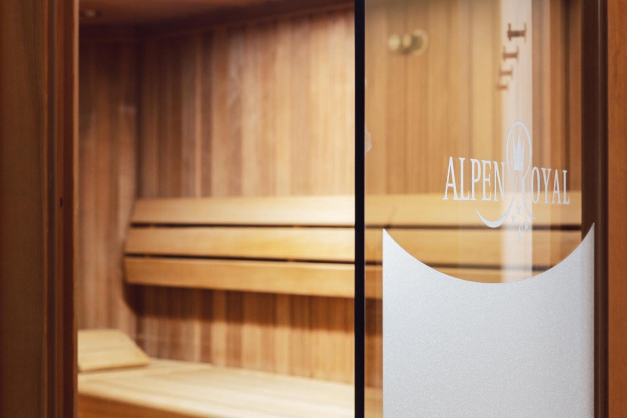 Hotel Alpen-Royal Jerzens Exterior photo