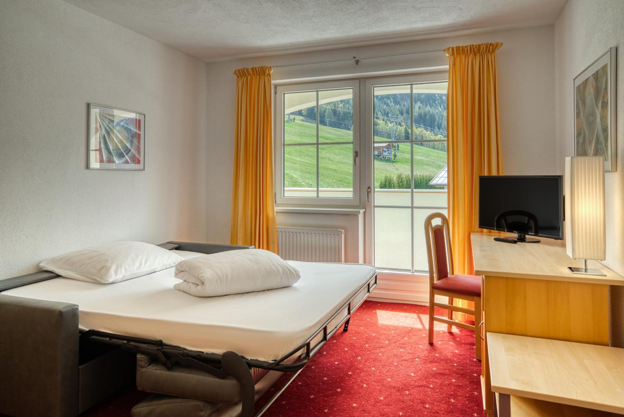 Hotel Alpen-Royal Jerzens Exterior photo