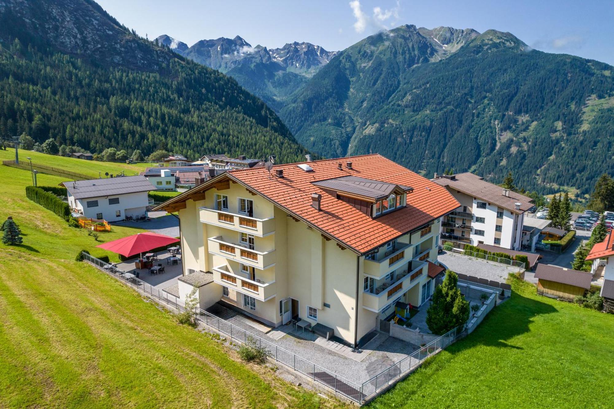 Hotel Alpen-Royal Jerzens Exterior photo