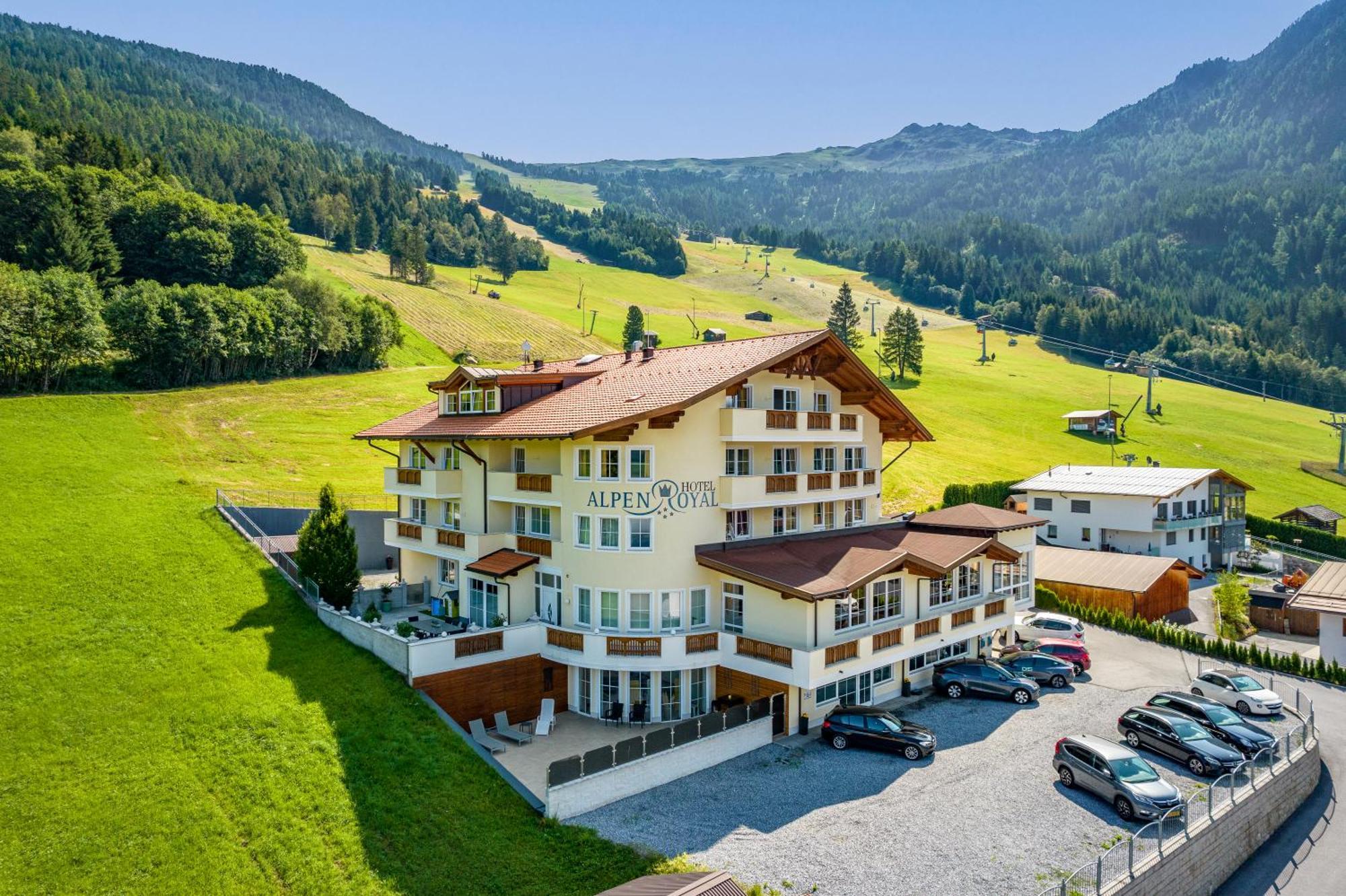 Hotel Alpen-Royal Jerzens Exterior photo