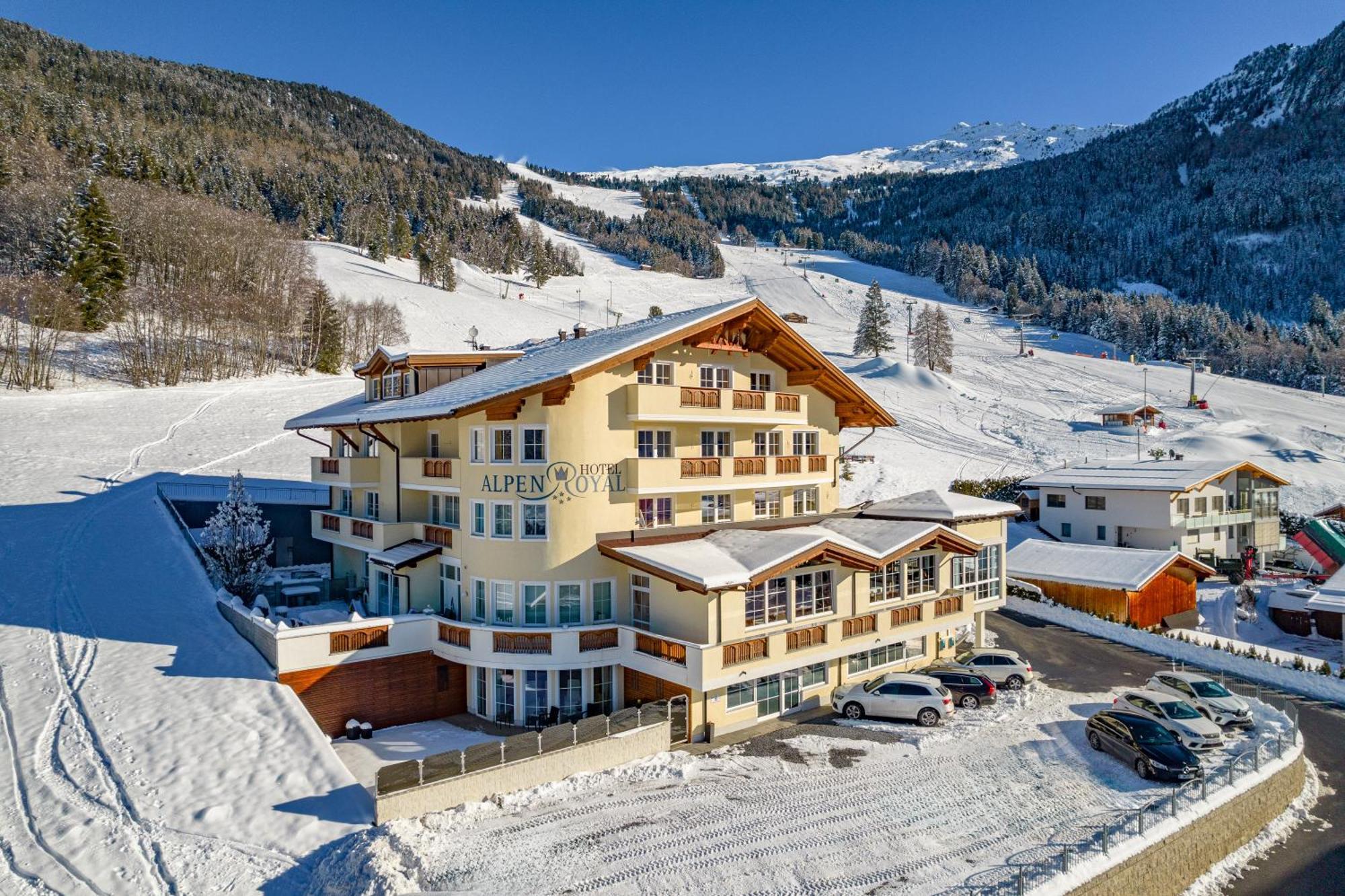 Hotel Alpen-Royal Jerzens Exterior photo